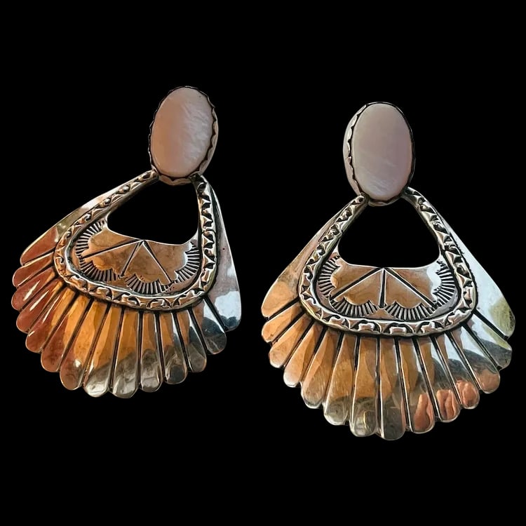 Southwest Sterling Silver and Pink Mussel Shell Door Knocker Earrings (1 of 4)