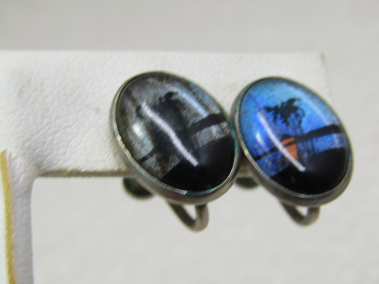 Vintage Morpho Beach Sunset Earrings, Screwback, 1940's-1950's - 2