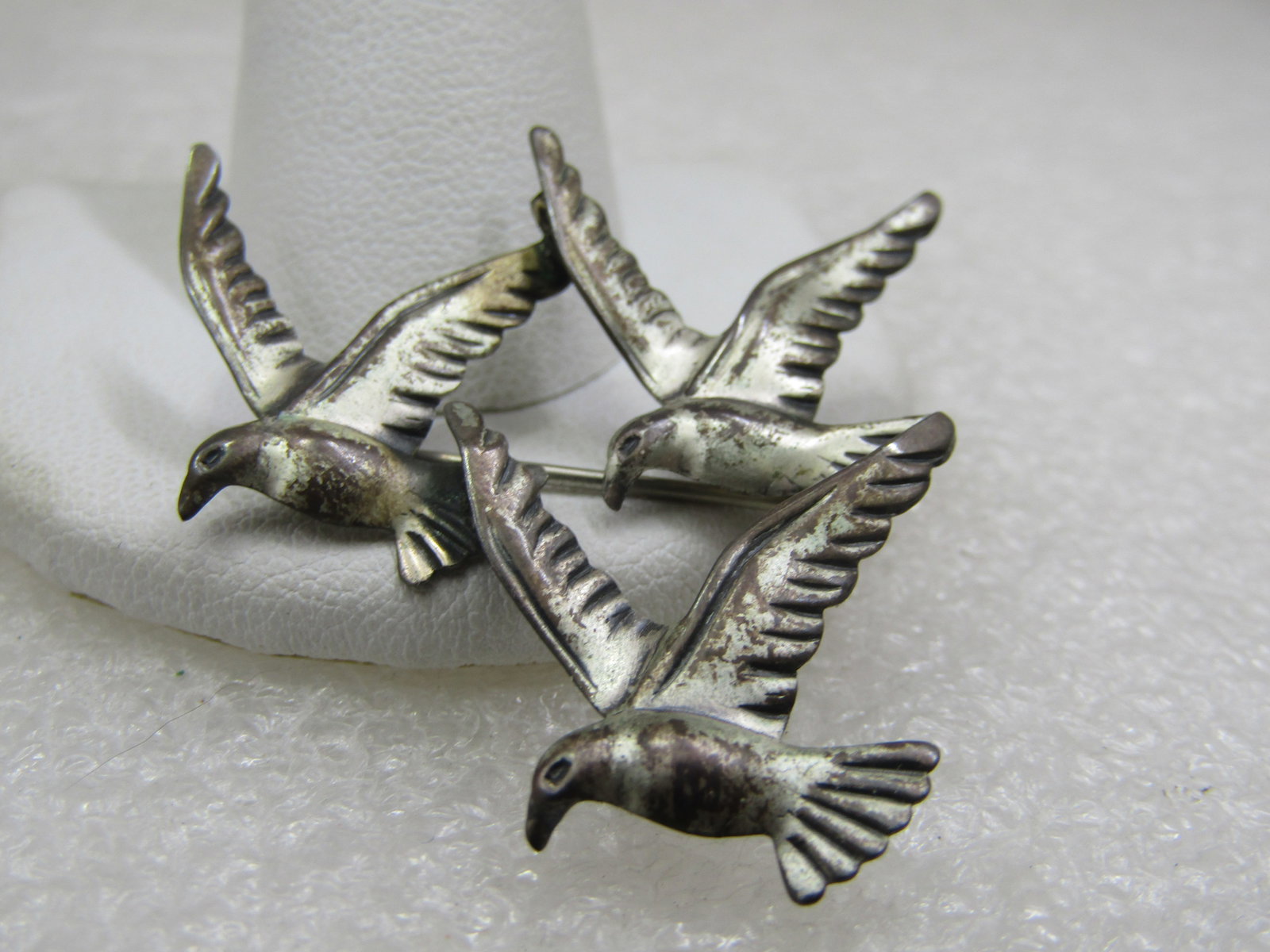 Vintage Beau Sterling Flock of Seagulls Brooch, 1.5". Three seagulls in flights, sterling and appx . - 2