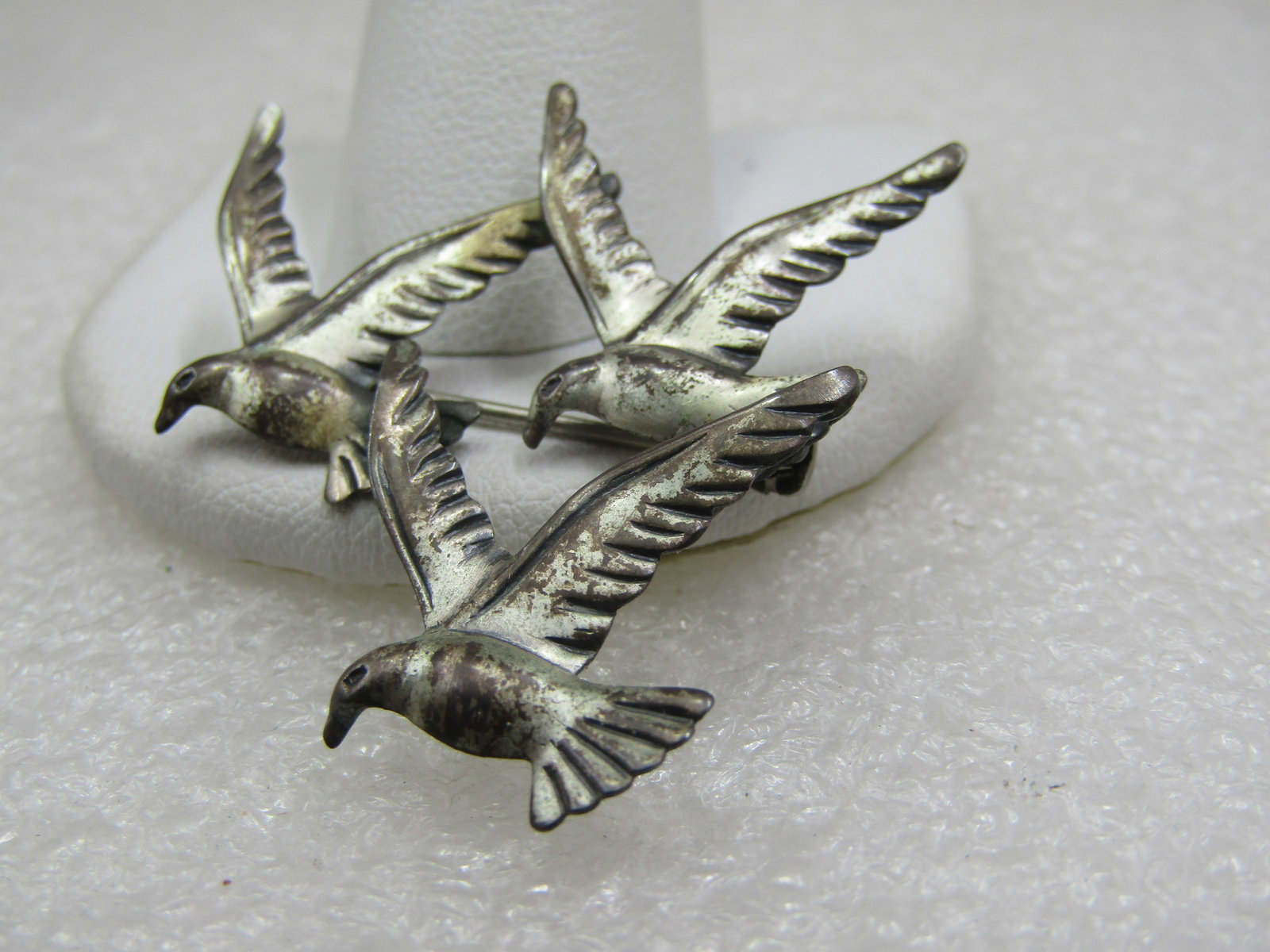 Vintage Beau Sterling Flock of Seagulls Brooch, 1.5". Three seagulls in flights, sterling and appx . - 3