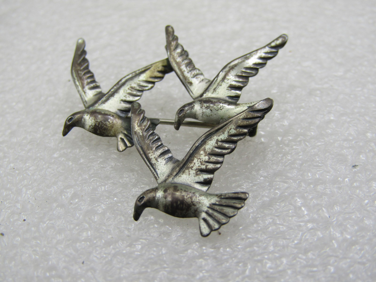 Vintage Beau Sterling Flock of Seagulls Brooch, 1.5". Three seagulls in flights, sterling and appx . - 5