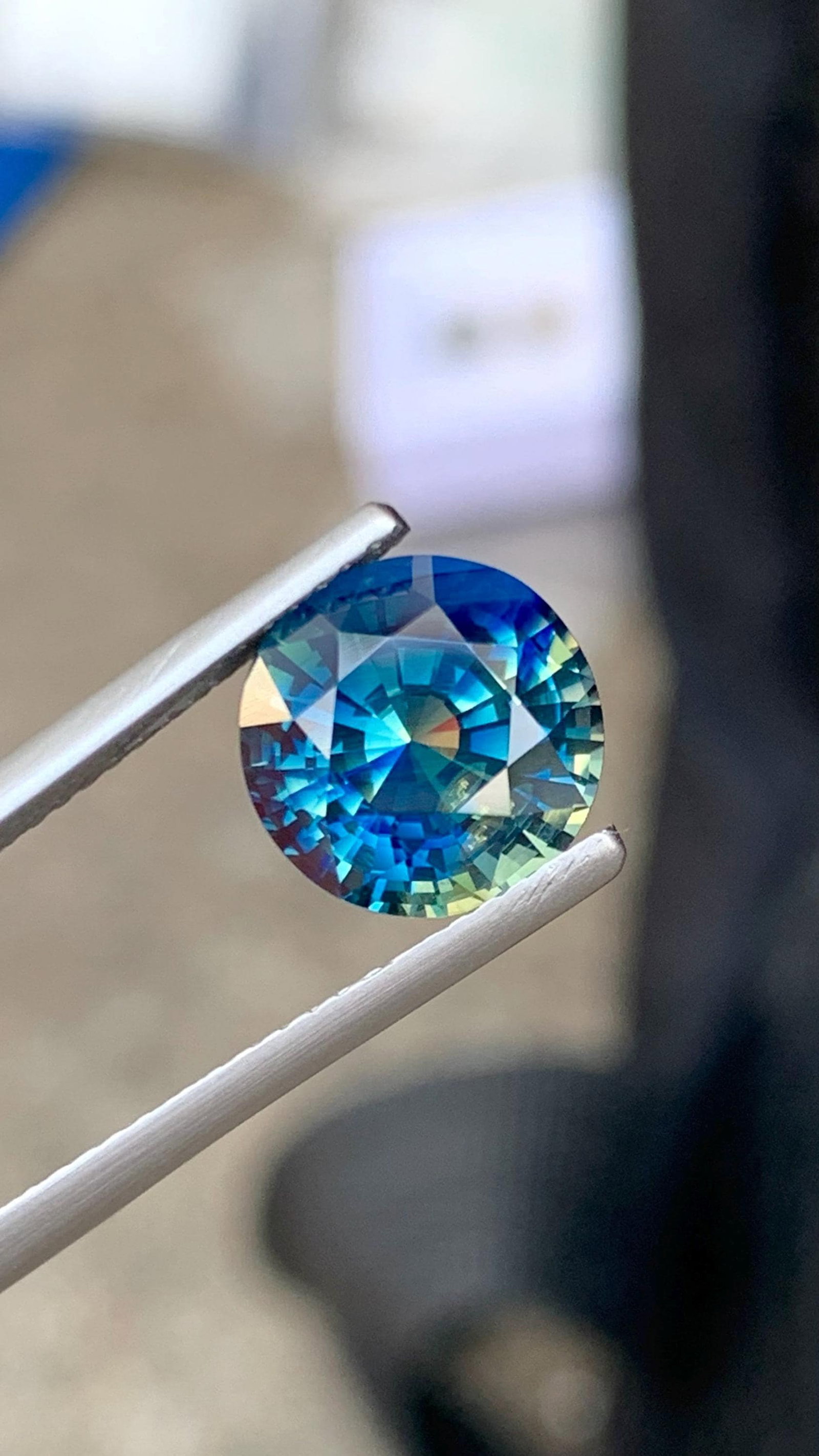 4.05 CT Normal Heat Teal Sapphire Gemstone , Round Diamond Cut,Madagascar - 8