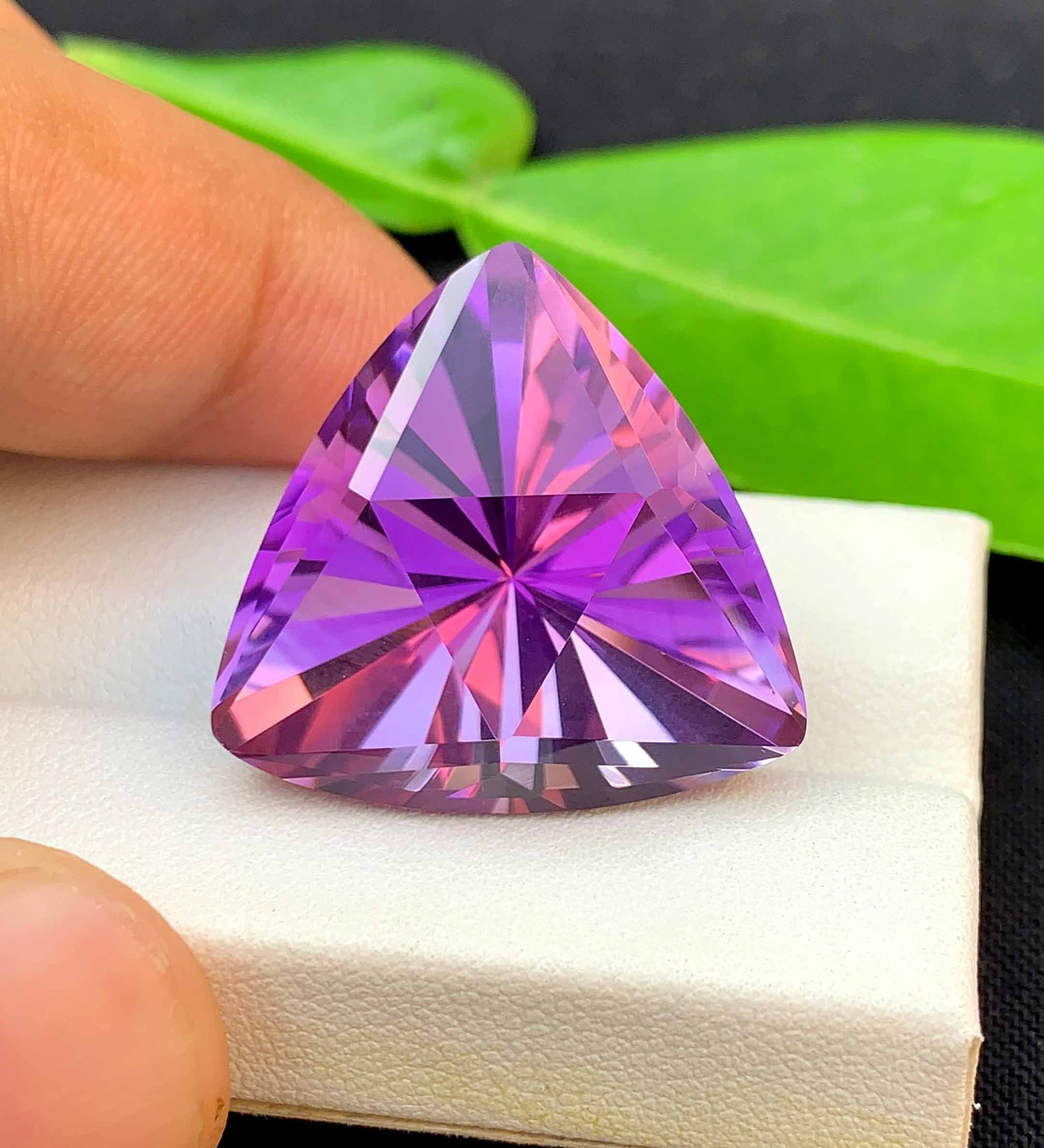 Blader Trillion Cut Amethyst Gemstone: 37.05 Carats, February Birthstone - 4