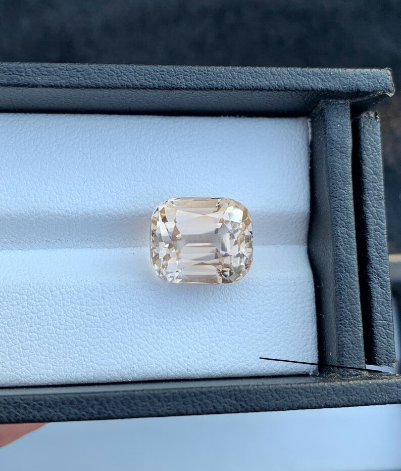 Handmade Sherry Topaz Gemstone: 12.20 CT Faceted Cushion Cut - 5