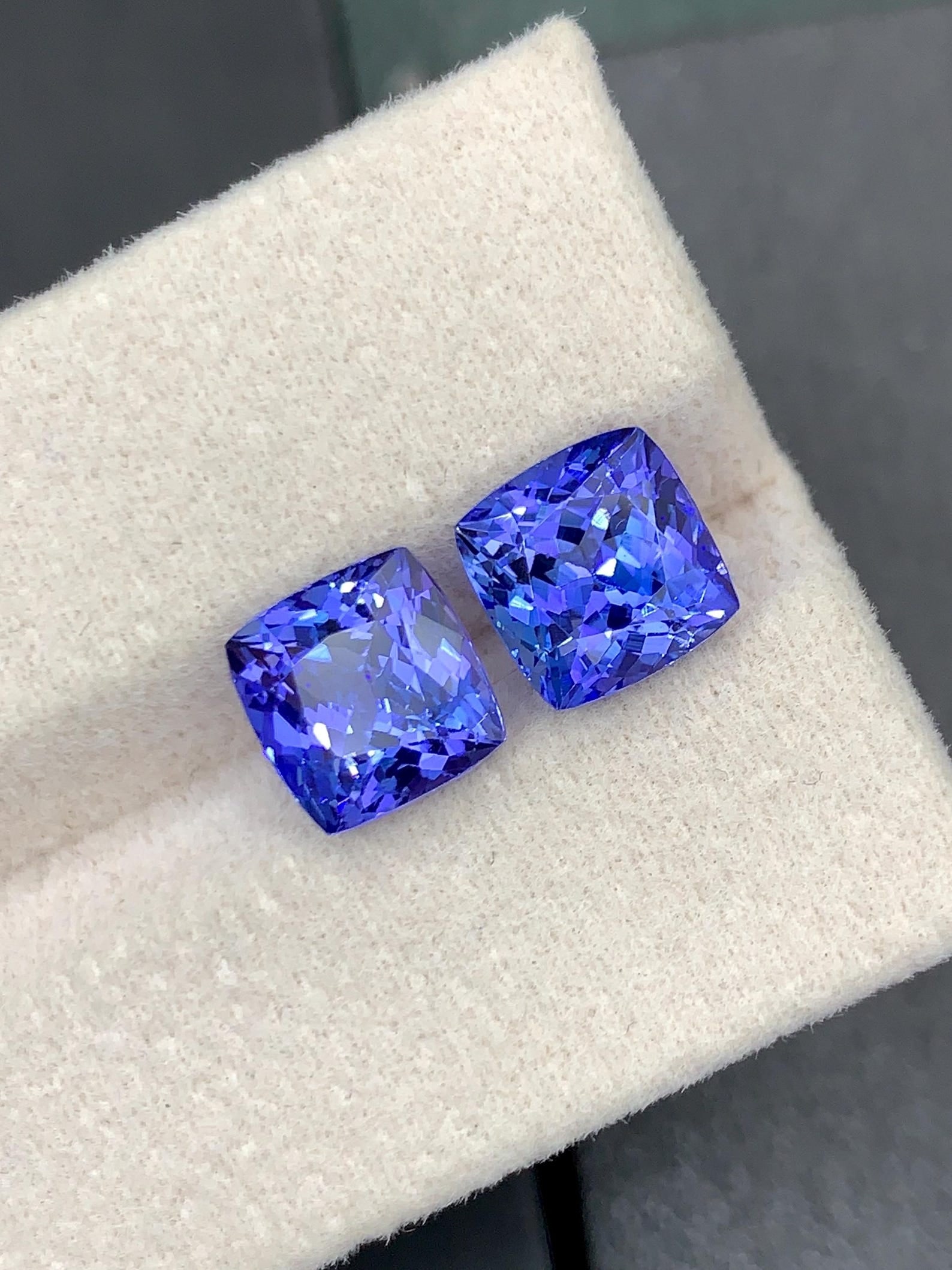 Natural Tanzanite Gemstones Pair, AAA Grade Tanzanite Loose Stones - 2