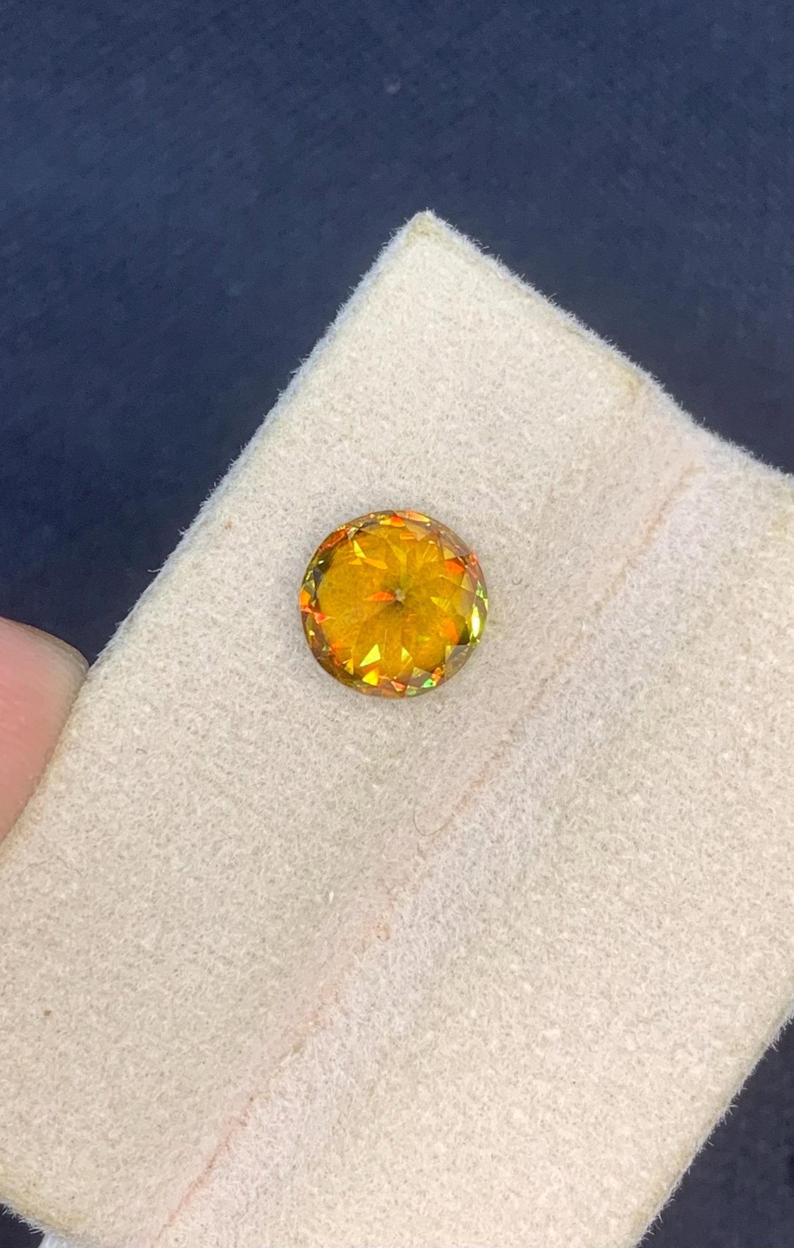 Extreme Trichroism Greenish Yellow Sphene Gemstone: 2.20 Carat Round Cut, Skardu Pakistan - 10