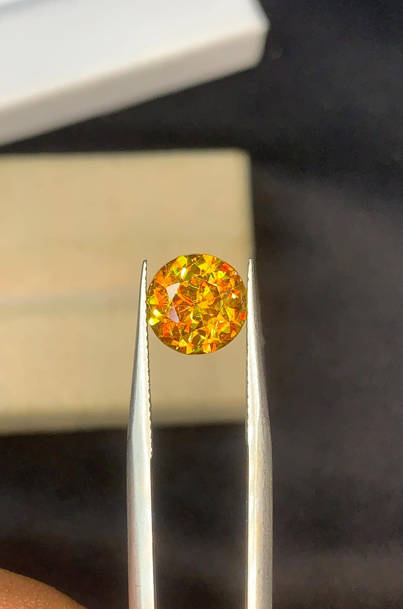 Extreme Trichroism Greenish Yellow Sphene Gemstone: 2.20 Carat Round Cut, Skardu Pakistan - 4