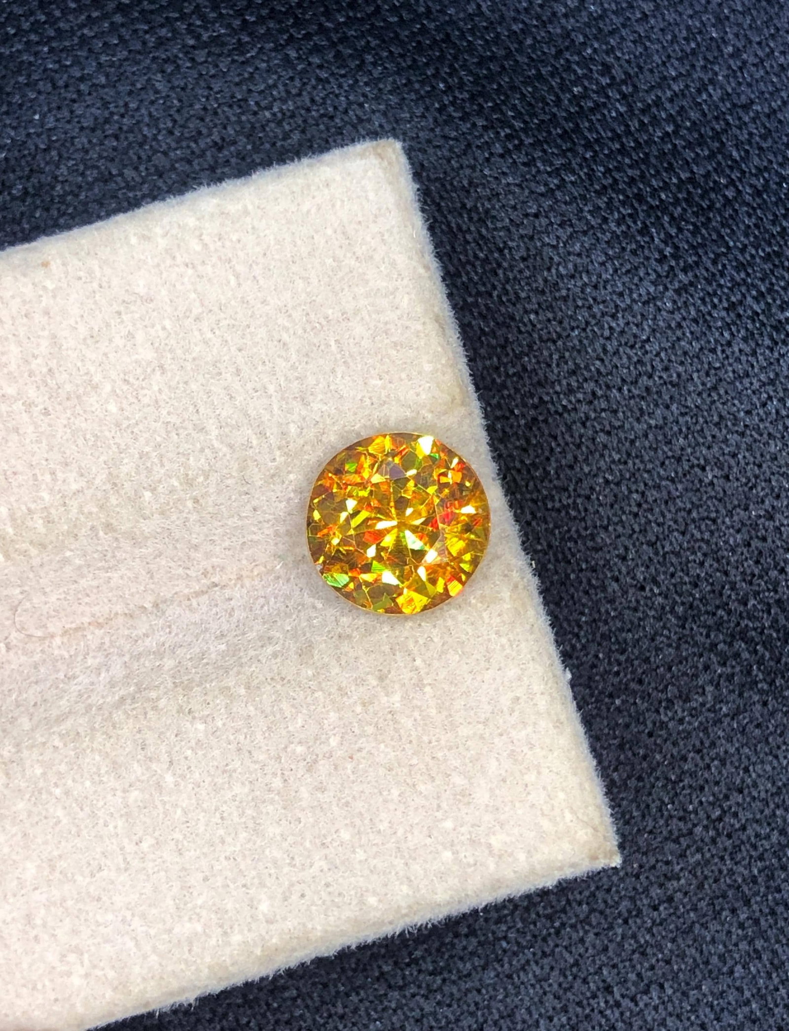 Extreme Trichroism Greenish Yellow Sphene Gemstone: 2.20 Carat Round Cut, Skardu Pakistan - 8
