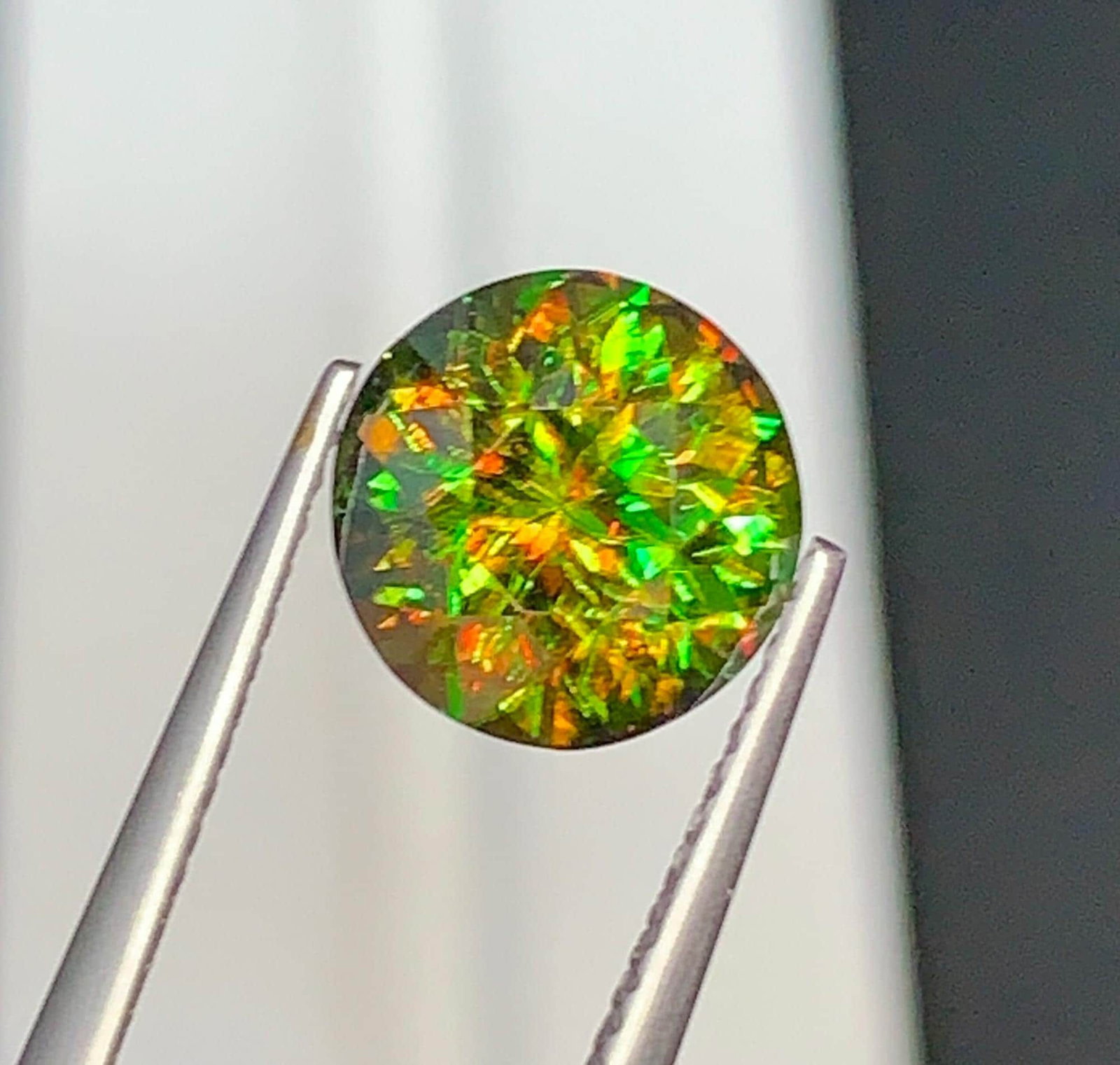 Natural Chrome Sphene Titanite Gemstone: 3.10 Carat Round Cut June Birthstone - 3