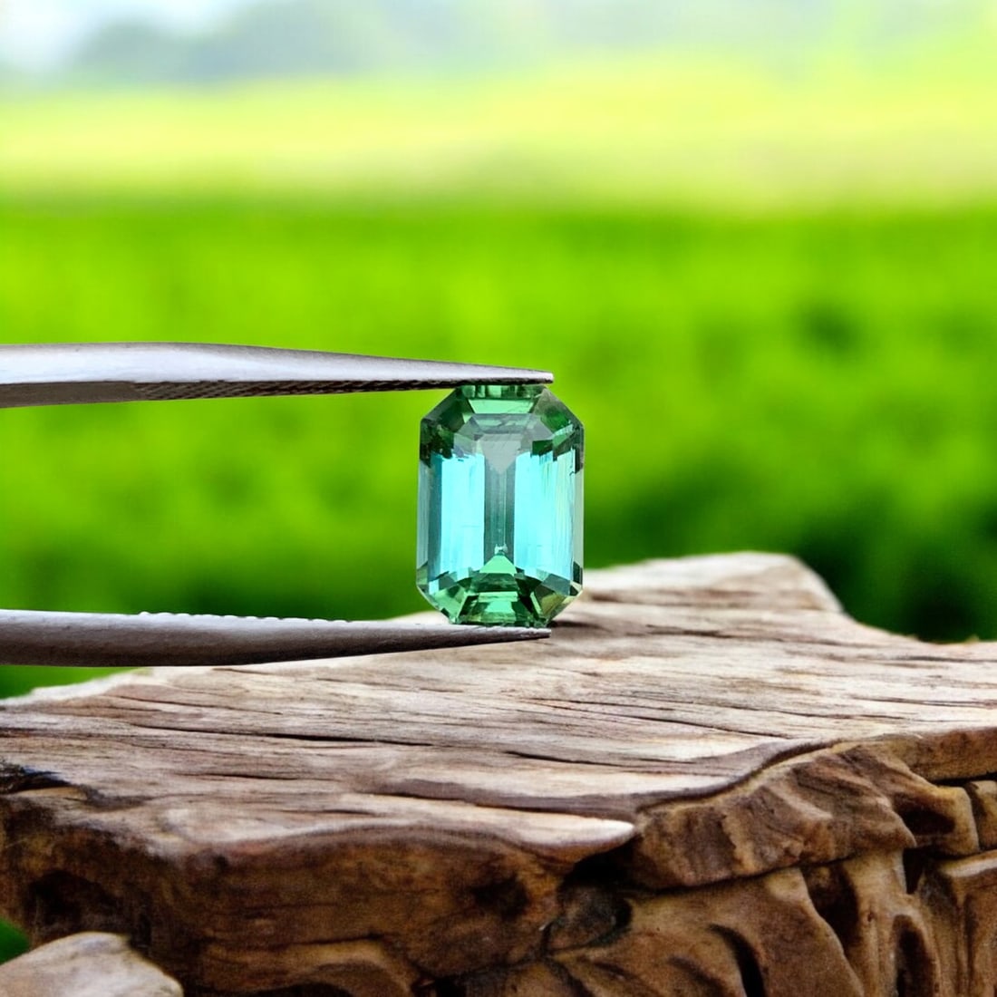 Bluish Green Tourmaline Ring Stone, Natural Tourmaline Gemstone For Jewelry: Title: Bluish Green Tourmaline Ring Stone, Natural Tourmaline Gemstone For Jewelry Description: Dimensions (mm) 9 x 6 x 5 mm Weight (cts) 1.85 Emerald Colours Description Bluish Green Tourmaline Ring