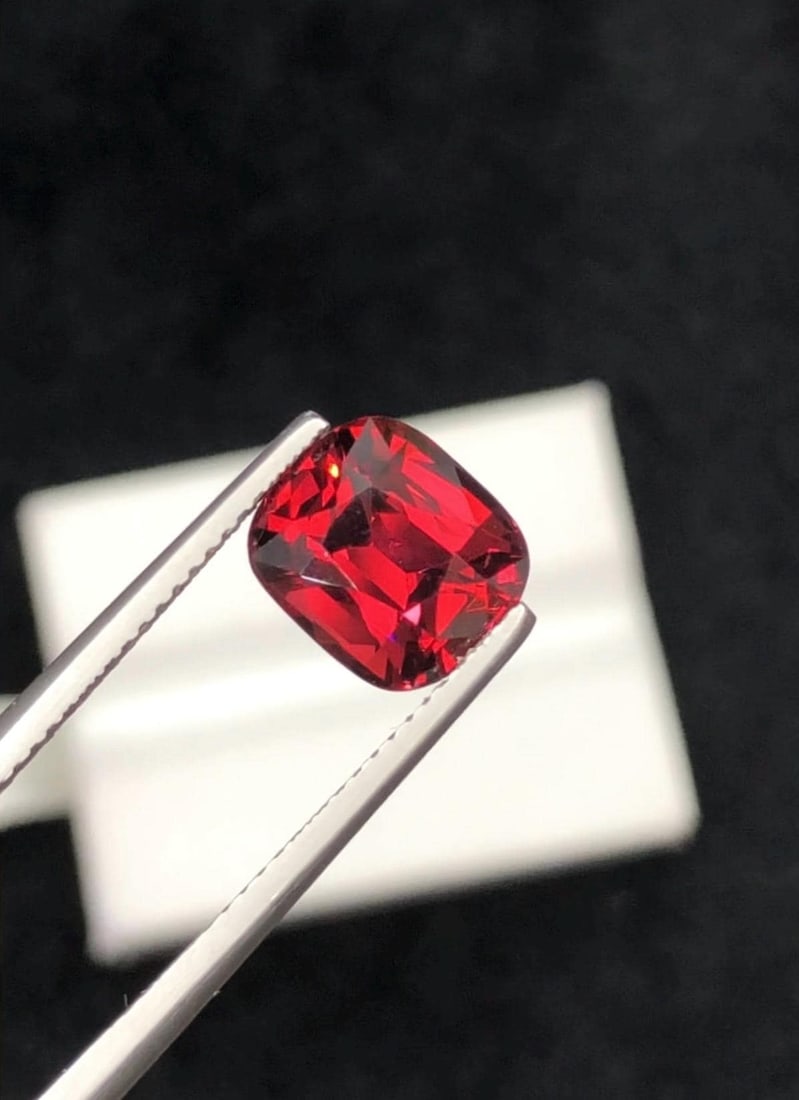 Bright Red Garnet Gemstone From Kala Lani Tanga Mine Tanzania, 3.920 Carat - 10
