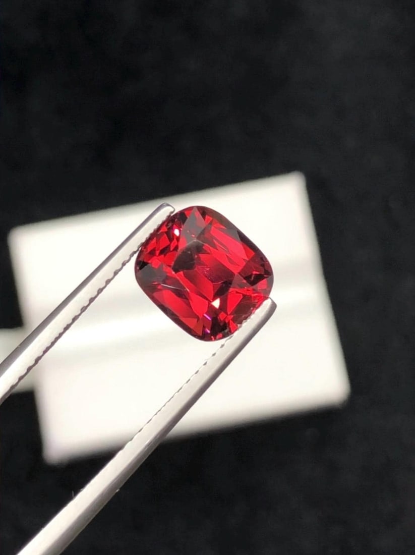 Bright Red Garnet Gemstone From Kala Lani Tanga Mine Tanzania, 3.920 Carat - 15