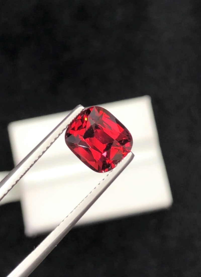 Bright Red Garnet Gemstone From Kala Lani Tanga Mine Tanzania, 3.920 Carat - 7