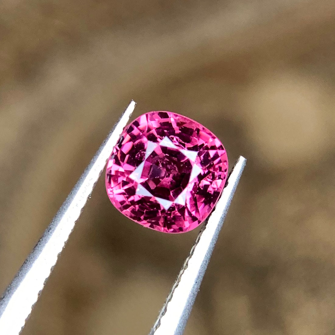 Pink Spinel Ring Stone, Top Quality Spinel Gemstone, Natural Spinel Stone: Title: Pink Spinel Ring Stone, Top Quality Spinel Gemstone, Natural Spinel Stone Description: Dimensions (mm) 6 x 6 x 5 mm Weight (cts) 1.15 Cushion Colours Description Pink Spinel Ring Stone, Top