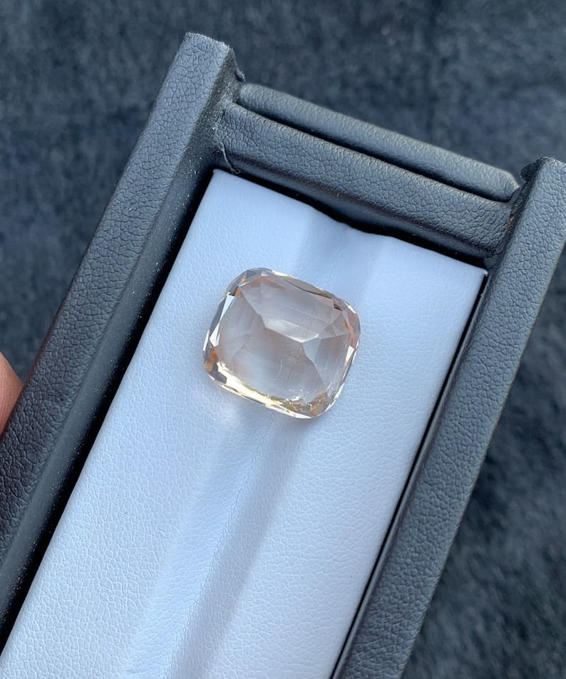 24.70Ct Sherry Topaz Gemstone: Faceted Cushion Cut - 10