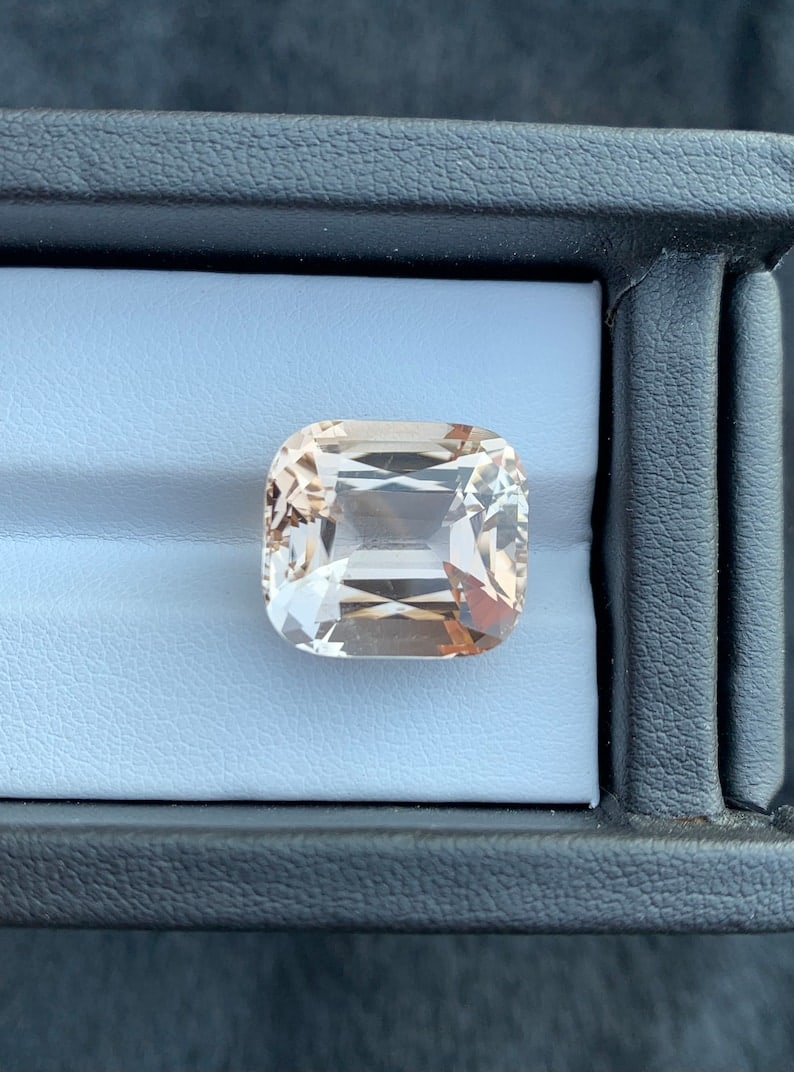 24.70Ct Sherry Topaz Gemstone: Faceted Cushion Cut - 5