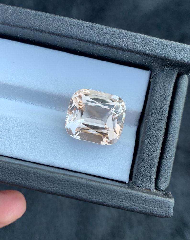 24.70Ct Sherry Topaz Gemstone: Faceted Cushion Cut - 6