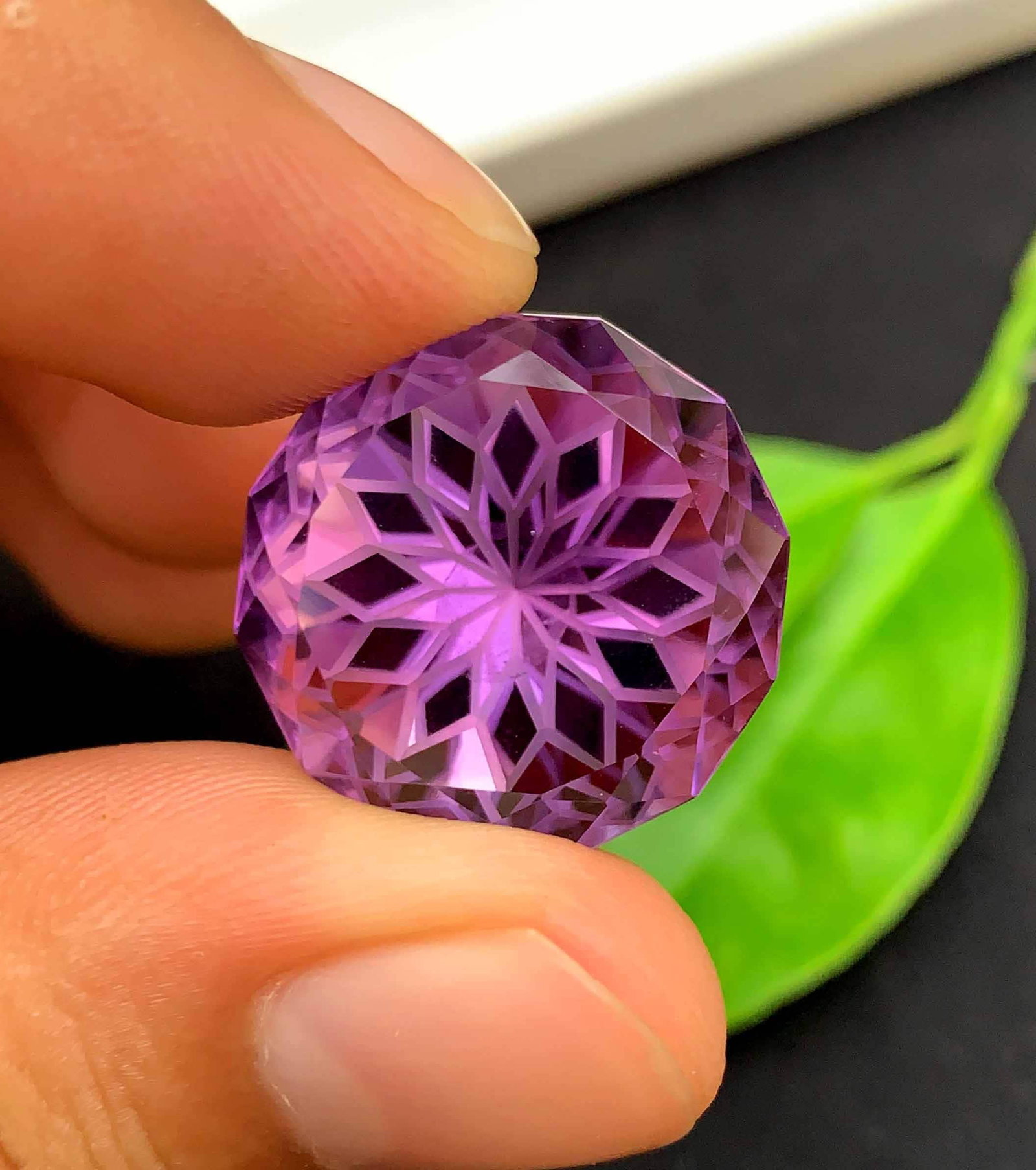 Natural Amethyst Gemstone: Precision Flower Cut, 37.65 Carats: Title: Natural Amethyst Gemstone: Precision Flower Cut, 37.65 Carats Description: Gemstone: Amethyst Carat weight: 37.65 Natural Amethyst Gemstone, Precision Flower Cut Amethyst Gemstone, Perfect Cut,