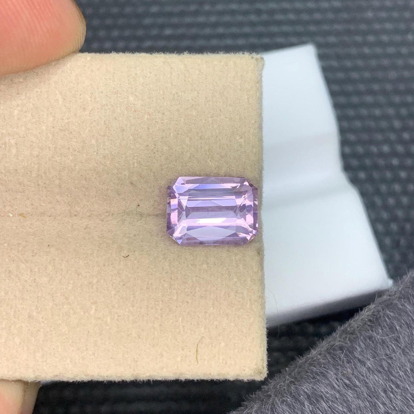 GIA Certified 2.37 CT Light Pink Octagonal Spinel Gemstone - 4