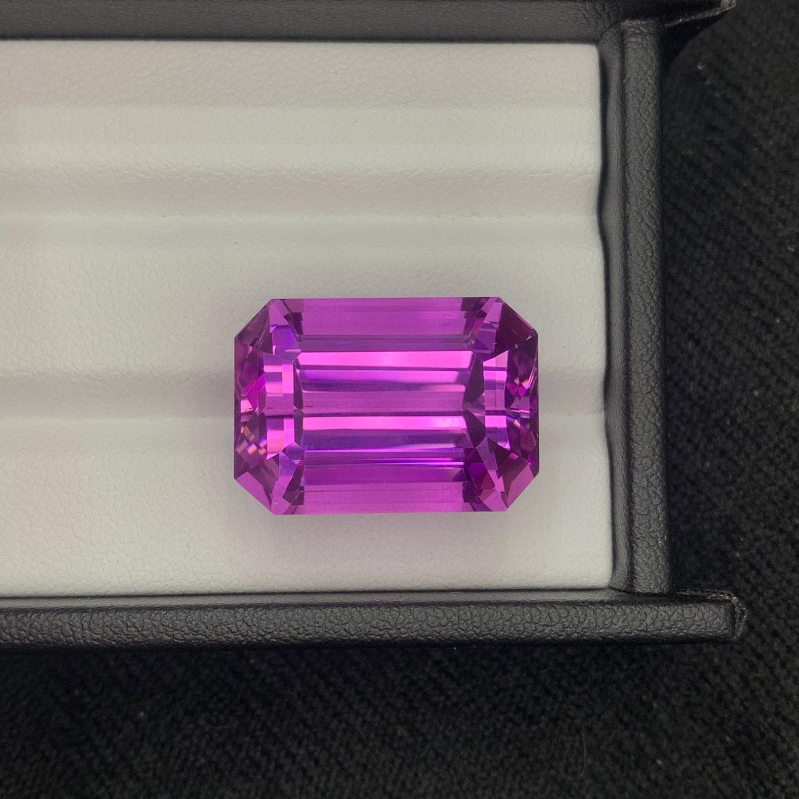 58.15 Carat Deep Fuchsia Pink Kunzite Gemstone: Emerald Cut - 11