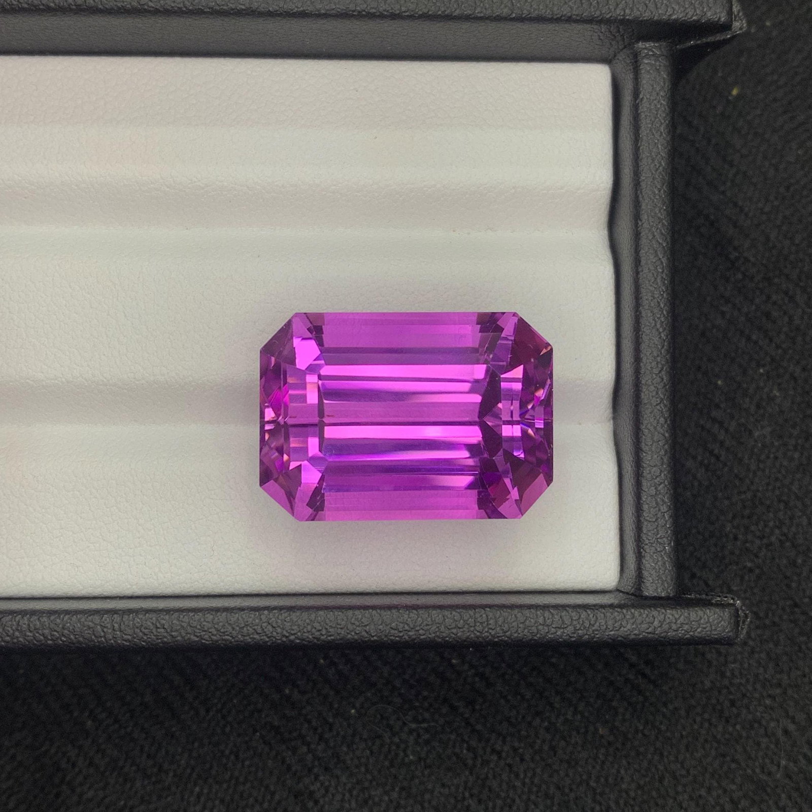 58.15 Carat Deep Fuchsia Pink Kunzite Gemstone: Emerald Cut - 14