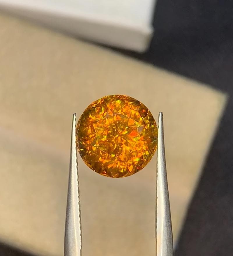 Natural Sparkling Fire Round Cut Sphene Loose Gemstone For Wedding Jewellery - 4.30 Carat: Title: Natural Sparkling Fire Round Cut Sphene Loose Gemstone For Wedding Jewellery - 4.30 Carat Description: Gemstone: Sphene Carat weight: 4.30 This stunning full fire sphene titanite loose gemstone