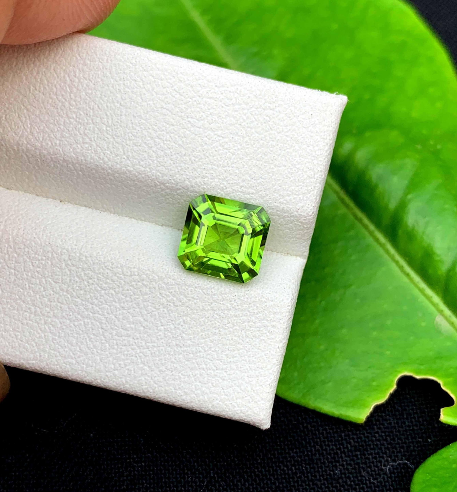 Natural Peridot Gemstone: 2.35 ct Asscher Cut, Pakistan (1 of 13)