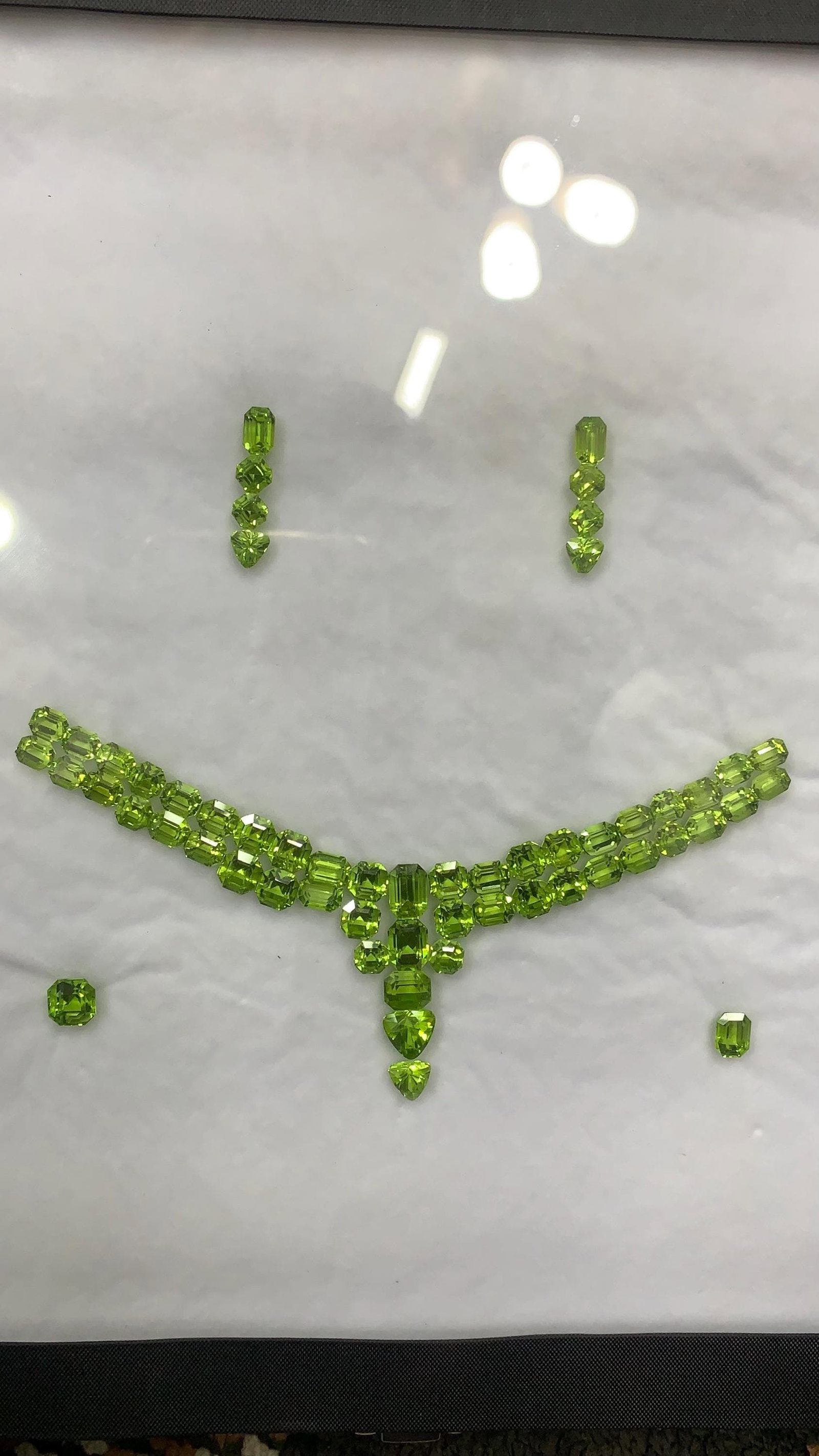 85 Carat Apple Green Peridot Jewelry Layout, Loose Gemstones - 17