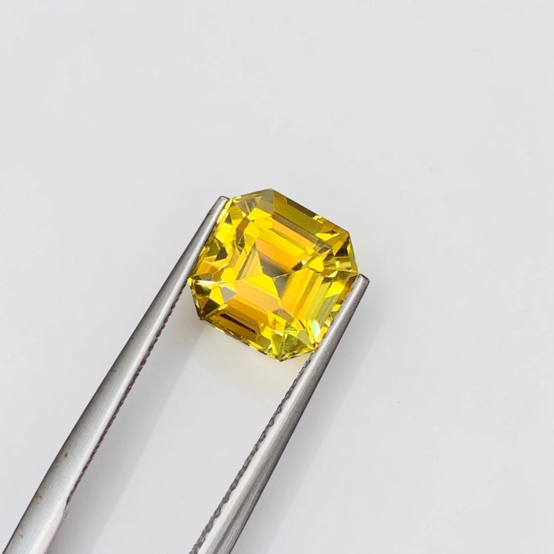 Yellow Tourmaline Ring Stone, Natural Tourmaline Loose Gemstone: Title: Yellow Tourmaline Ring Stone, Natural Tourmaline Loose Gemstone Description: Dimensions (mm) 8 x 8 x 6 mm Weight (cts) 2.9 Asscher Colours Description Yellow Tourmaline Ring Stone, Natural