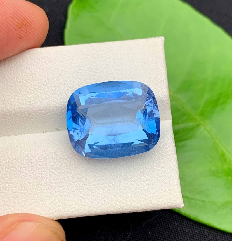Santa Maria Aquamarine Gemstone: 13.15 Carat Emerald Cut Beryl (1 of 6)