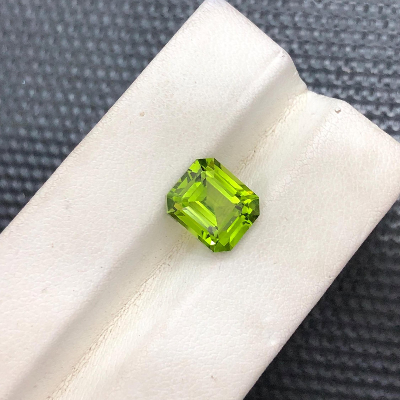 3.16 Carat Emerald Cut Peridot Gemstone: Apple Green Jewelry Stone - 7