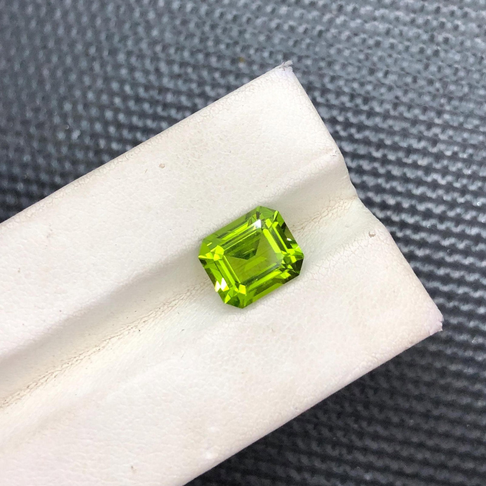 3.16 Carat Emerald Cut Peridot Gemstone: Apple Green Jewelry Stone - 8