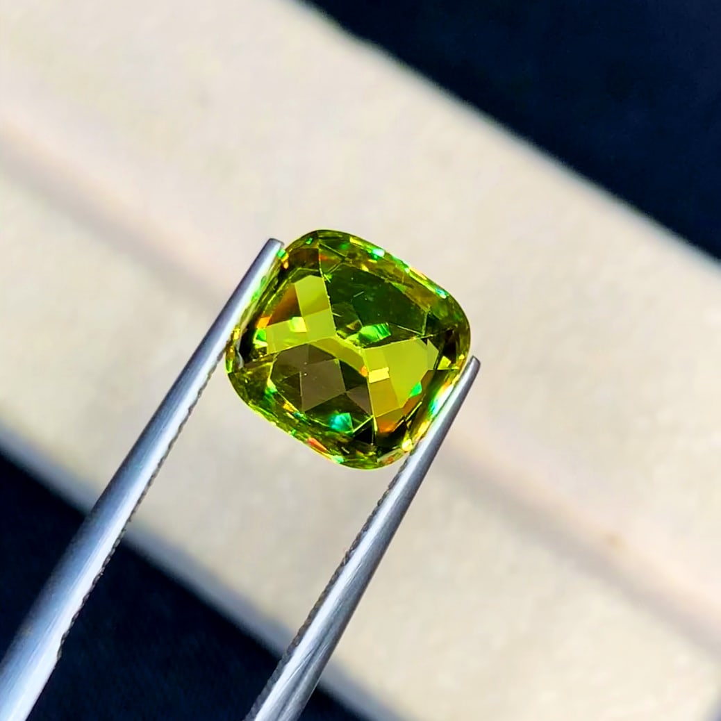 Green Sphene Ring Stone, Full Fire Sphene Gemstone For Ring Making - 2