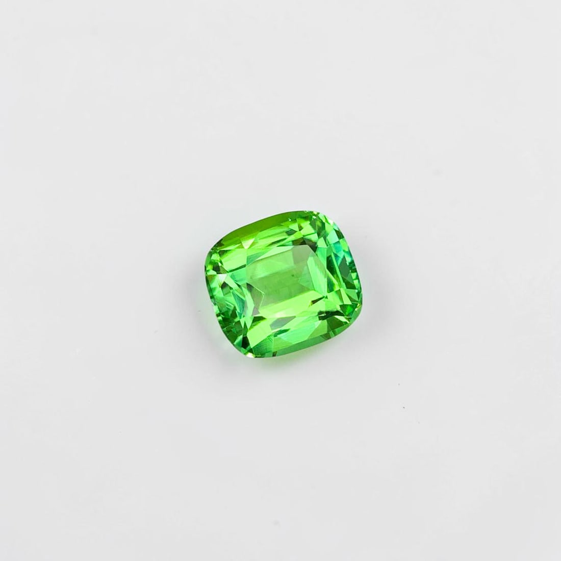 Apple Green Tourmaline Ring Stone, Natural Tourmaline Gemstone For Jewelry: Title: Apple Green Tourmaline Ring Stone, Natural Tourmaline Gemstone For Jewelry Description: Dimensions (mm) 10 x 9 x 6 mm Weight (cts) 3.6 Cushion Colours Description Apple Green Tourmaline Ring