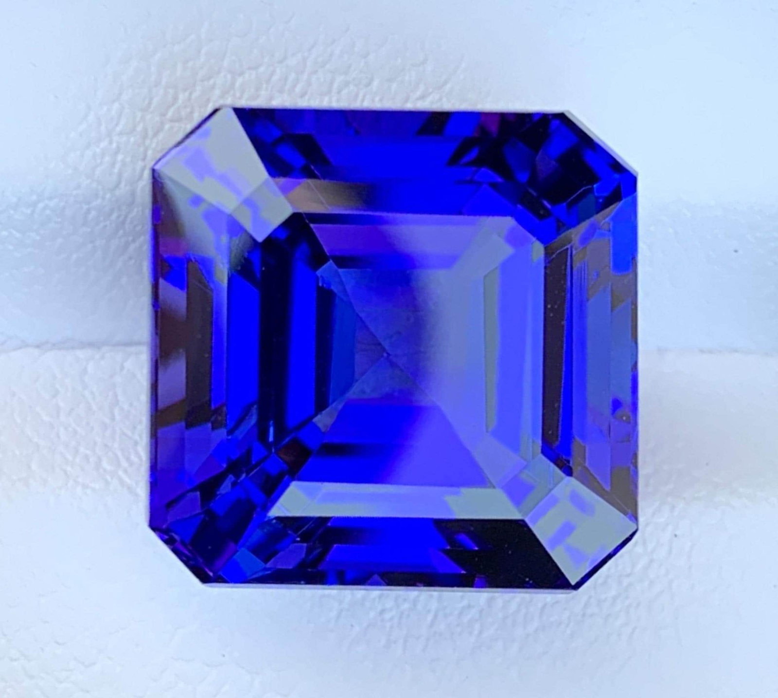 Natural AAA Tanzanite Loose Gemstone Asscher Shape For Making Jewelry 20.50 CTs: Title: Natural AAA Tanzanite Loose Gemstone Asscher Shape For Making Jewelry 20.50 CTs Description: Gemstone: Tanzanite Natural Tanzanite Loose Gemstone Cushion Shape Ring size For Making Jewelry Gems