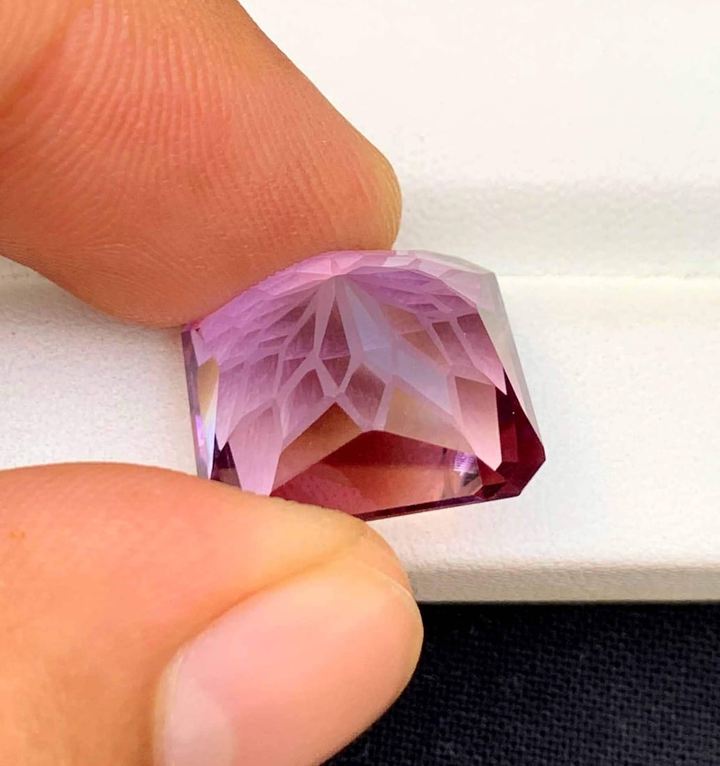 Flower Cut Amethyst Gemstone: Pinkish Purple, 17.65 Carats - 4