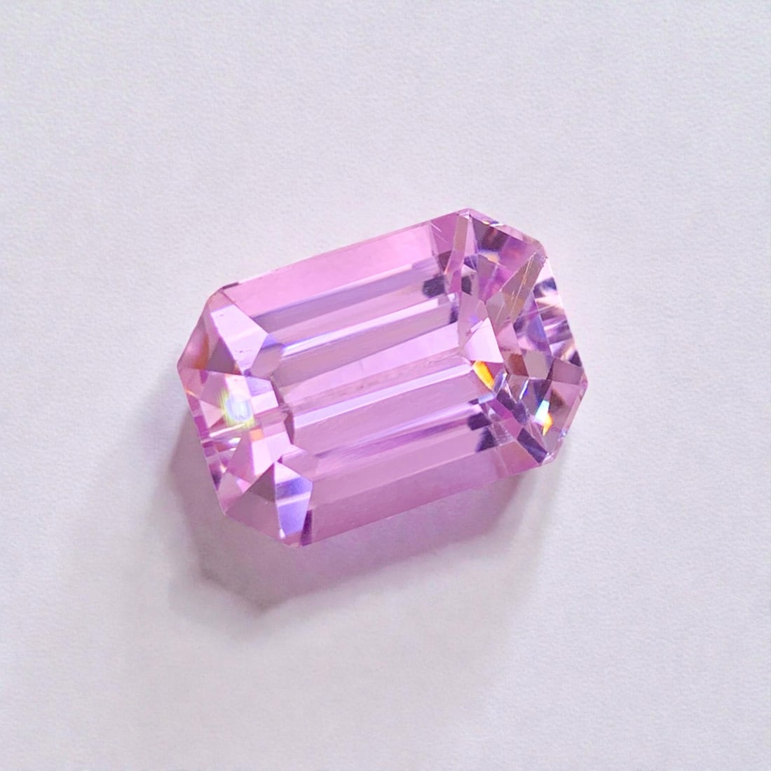 Light Pink Kunzite Gemstone, Lilac Kunzite Loose Stone For Jewelry: Title: Light Pink Kunzite Gemstone, Lilac Kunzite Loose Stone For Jewelry Description: Dimensions (mm) 15.8 x 11 x 9.1 mm Weight (cts) 14.1 Emerald Colours Description Light Pink Kunzite Gemstone,