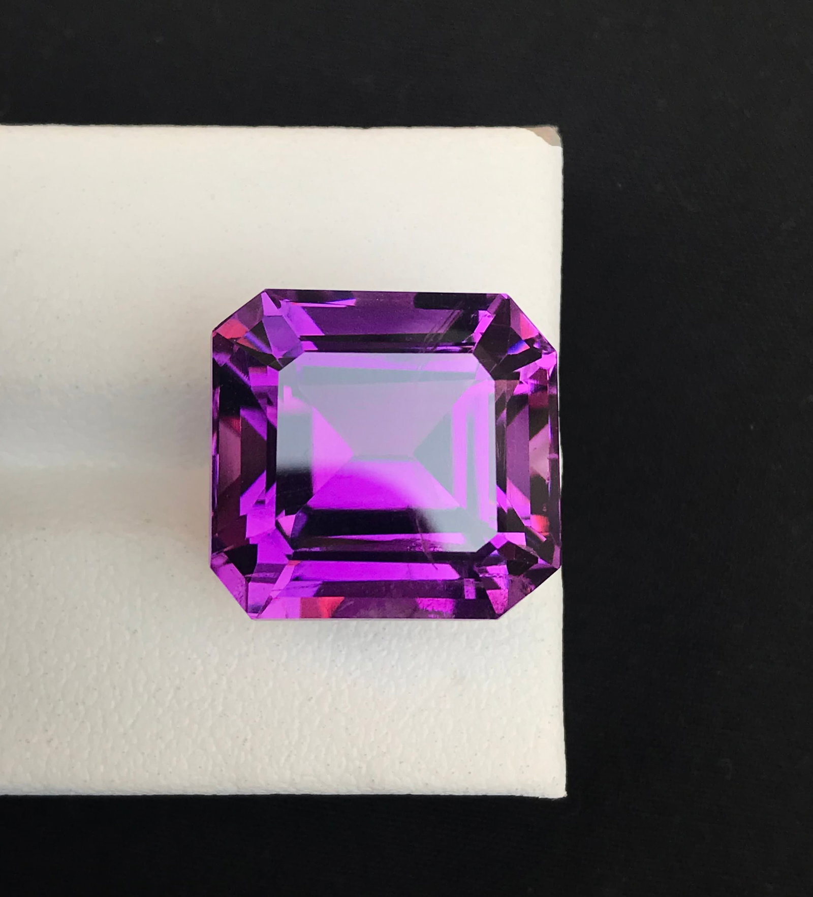 20.70 Carat Natural Amethyst Gemstone: Dark Blue Ascher Cut - 3