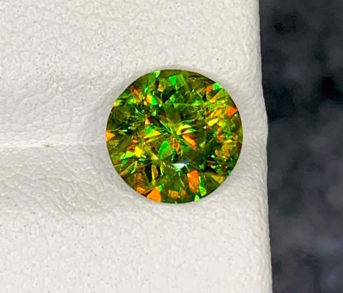 Green Chrome Sphene Gemstone: Round Cut Titanite, June Birthstone: Title: Green Chrome Sphene Gemstone: Round Cut Titanite, June Birthstone Description: Gemstone: Sphene Natural Chrome Sphene Titanite Gemstone, Full Fire Lustrous Green Sphene Round Cut for Ring June 