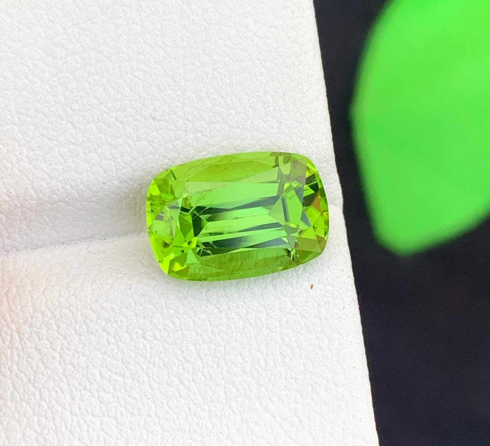 Cushion Cut Peridot Gemstone: Natural August Birthstone, Pakistan Origin (3.94 carats) - 2