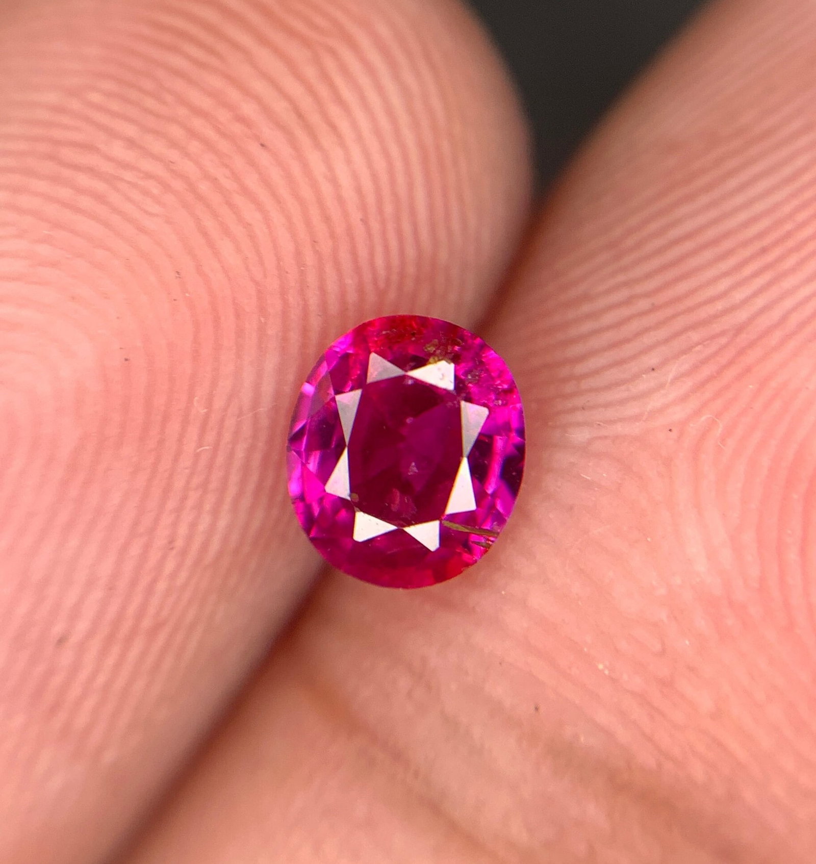 Pinkish Red Ruby Gemstone: 0.75 ct Oval Mozambique Ruby - 7