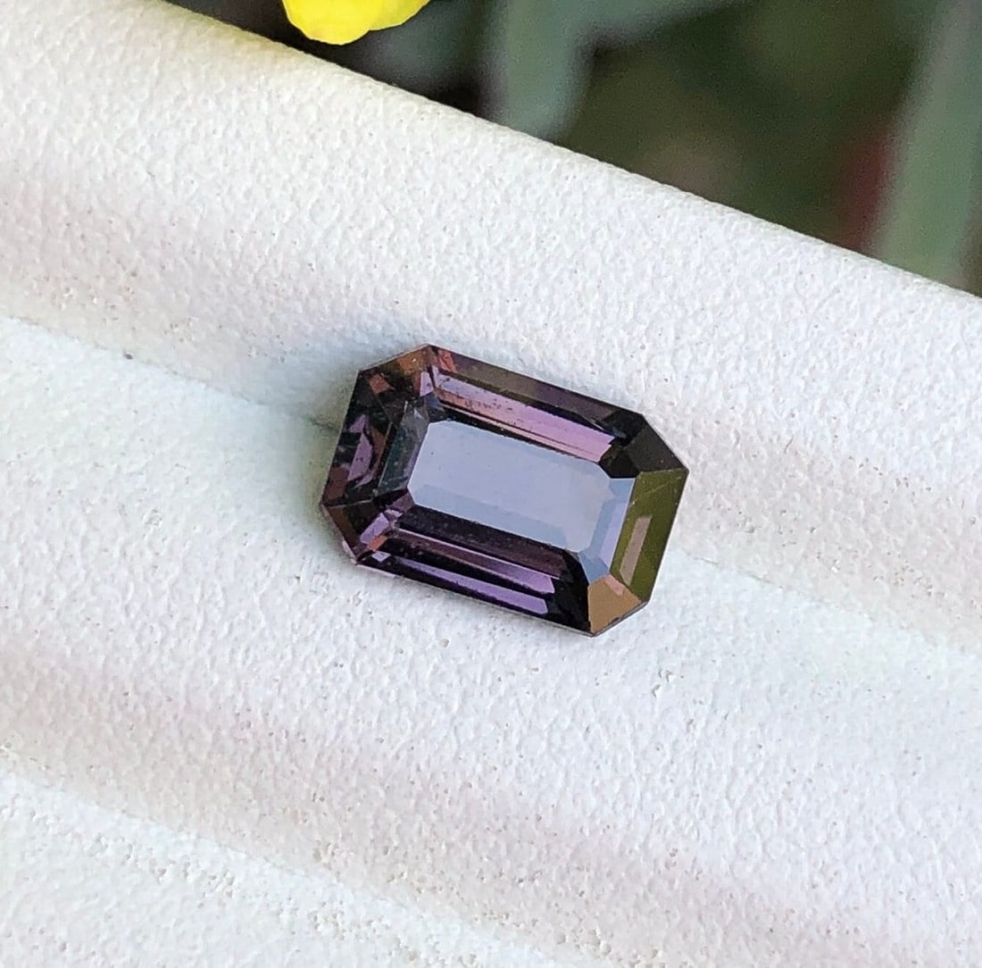 Gray Spinel Gemstone: 2.70 Ct Emerald Cut, VVS Clarity - 2