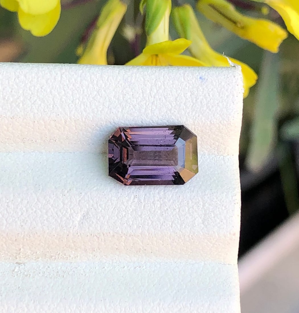 Gray Spinel Gemstone: 2.70 Ct Emerald Cut, VVS Clarity - 3
