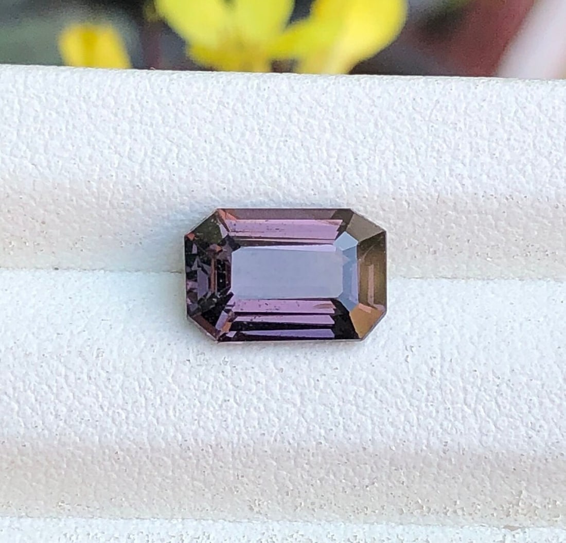 Gray Spinel Gemstone: 2.70 Ct Emerald Cut, VVS Clarity - 6