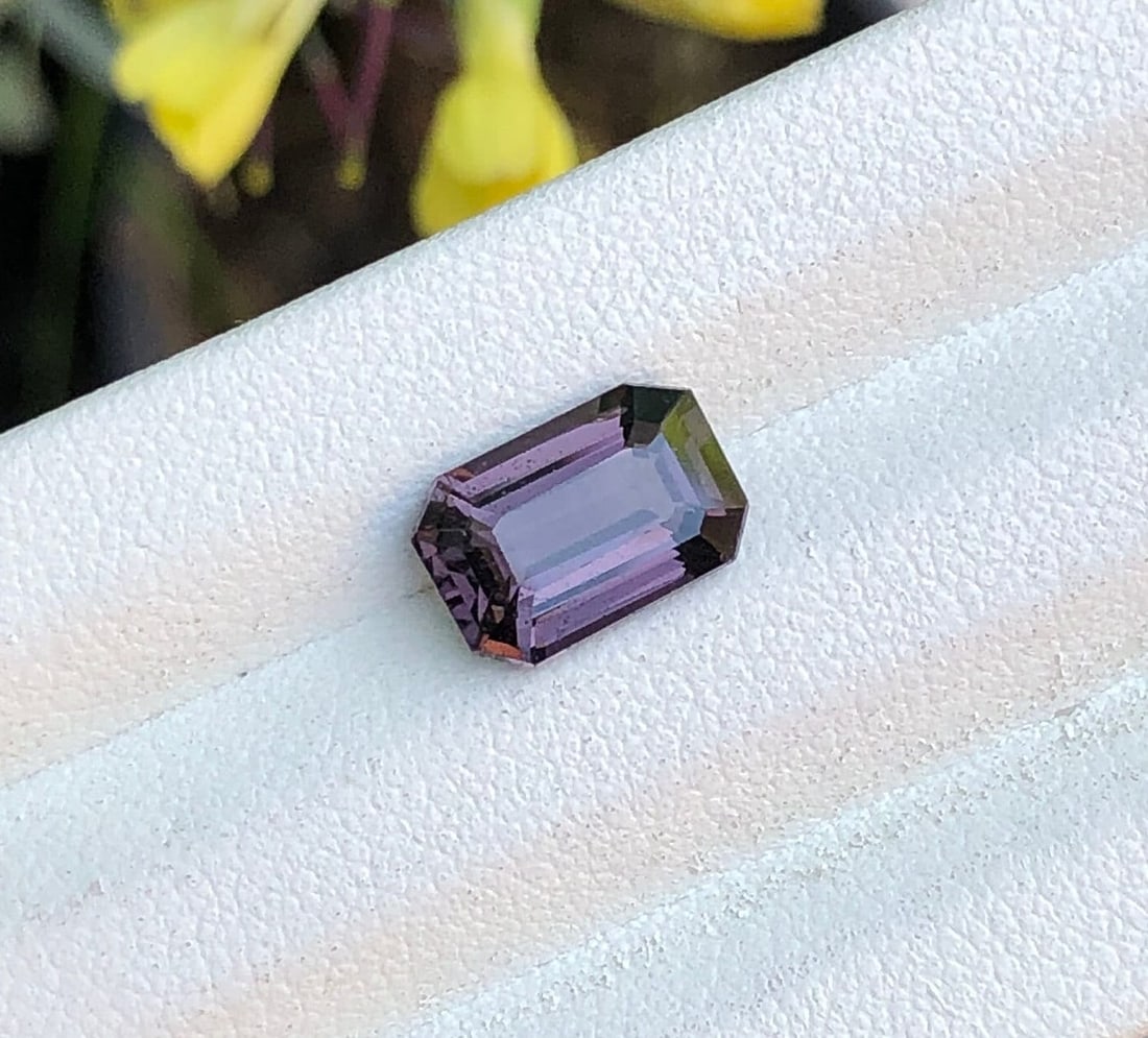 Gray Spinel Gemstone: 2.70 Ct Emerald Cut, VVS Clarity - 8