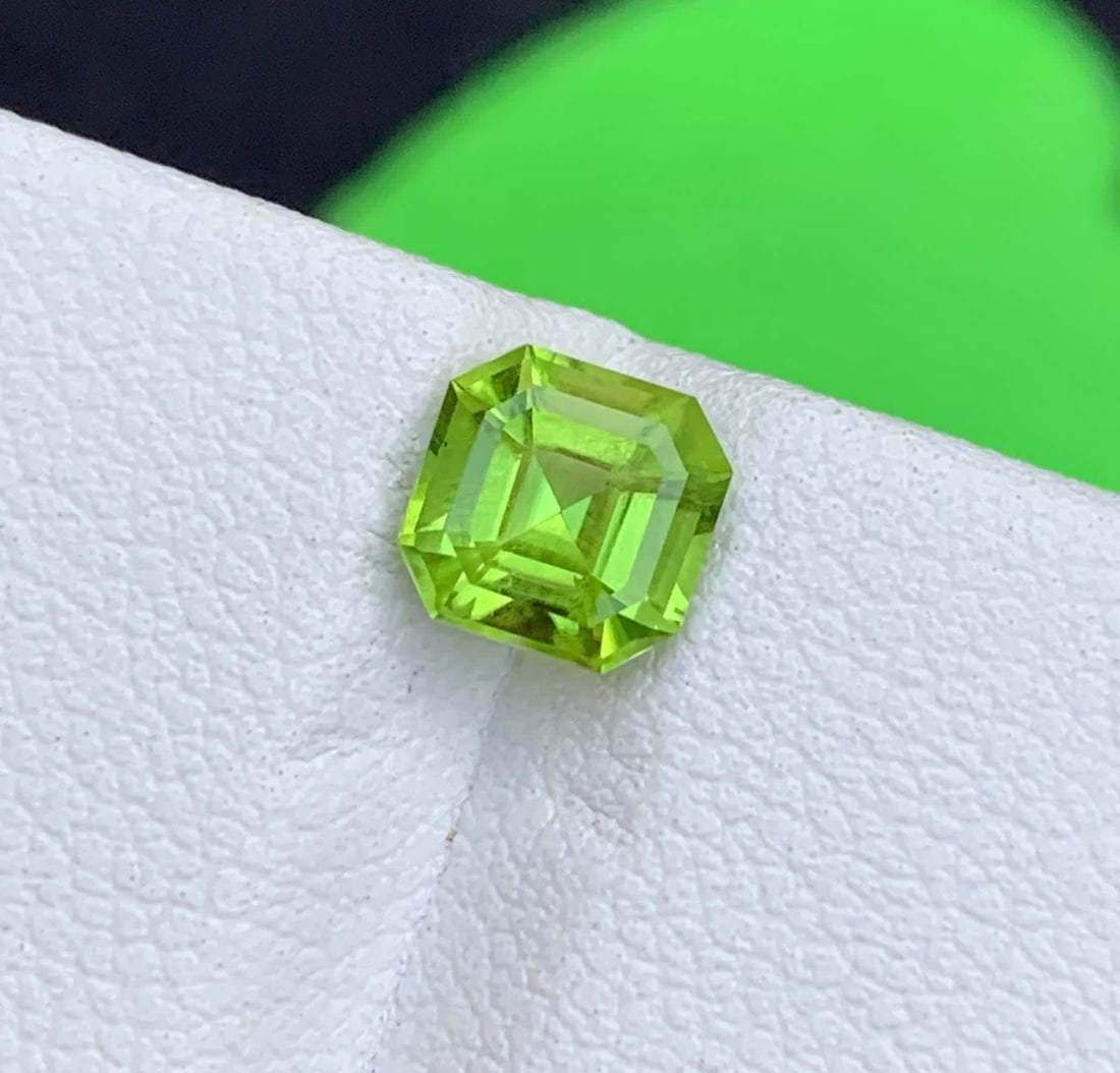Natural Green Peridot Gemstone: Asscher Cut August Birthstone - 3