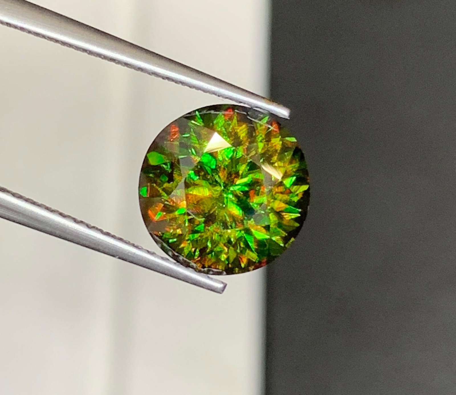 Natural Chrome Sphene Titanite Gemstone: 4.80 Carat Round Cut June Birthstone - 10