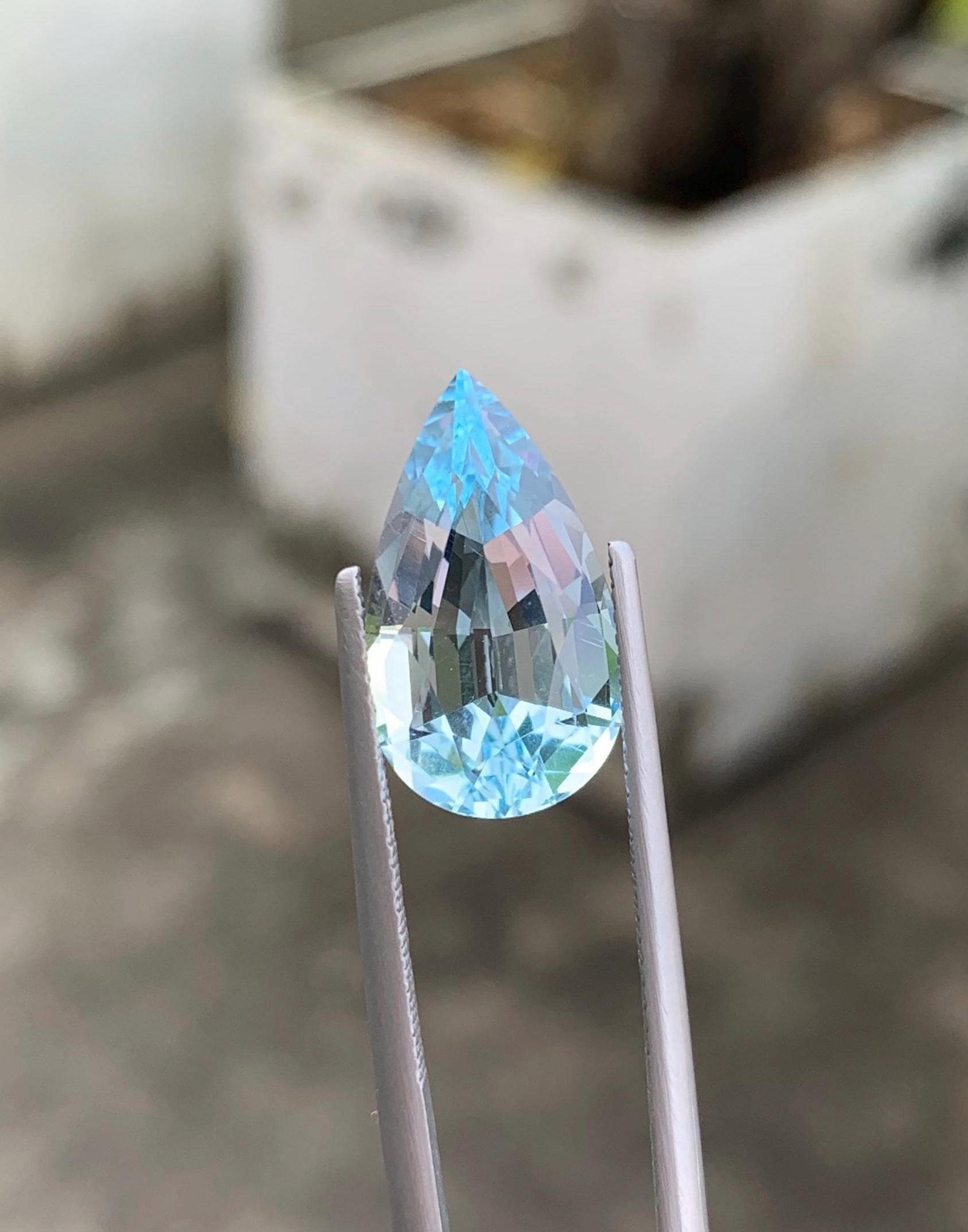 Santa Maria Aquamarine Gemstone: 6.705 CT Pear Cut Stone (1 of 9)