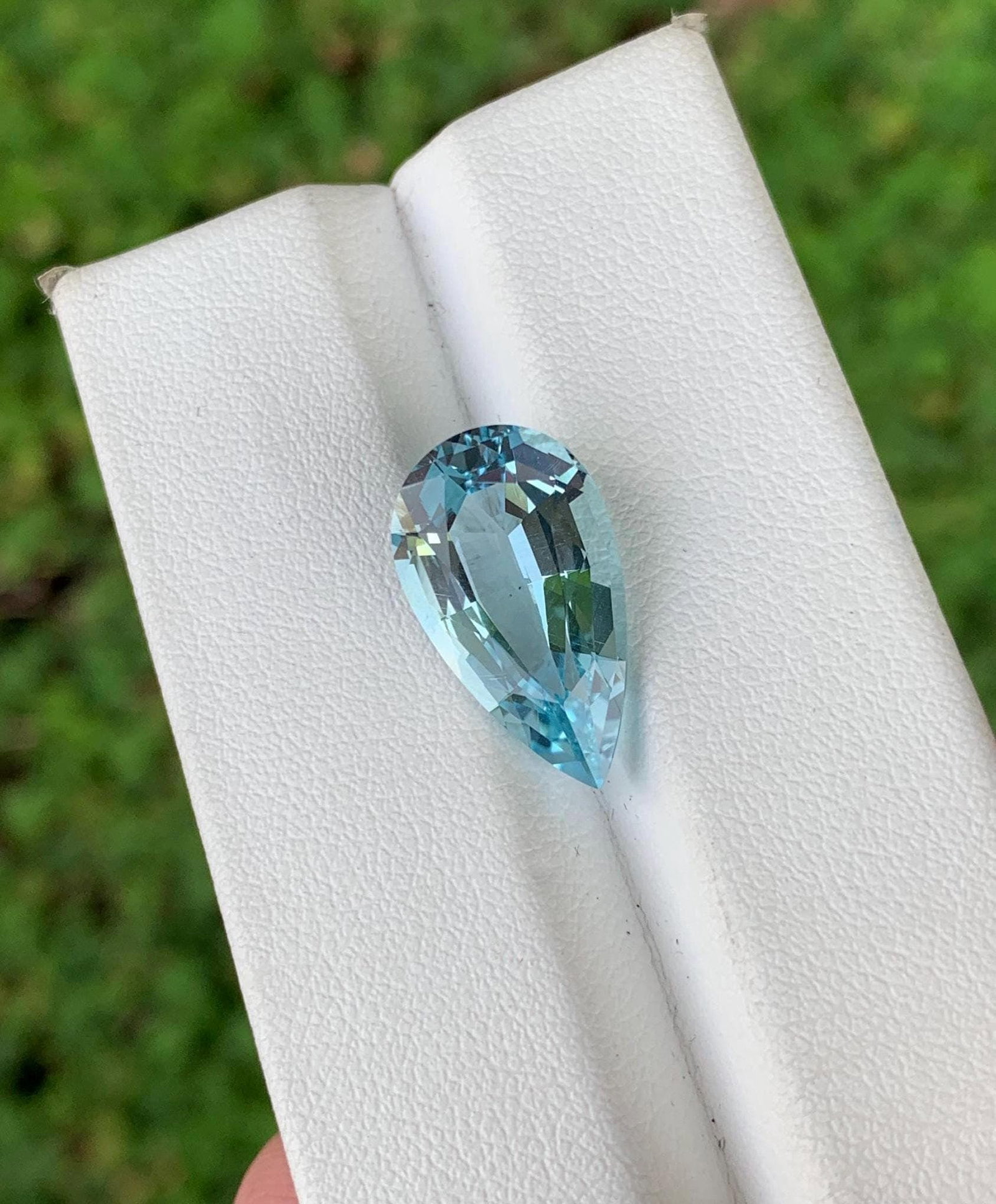 Santa Maria Aquamarine Gemstone: 6.705 CT Pear Cut Stone - 4