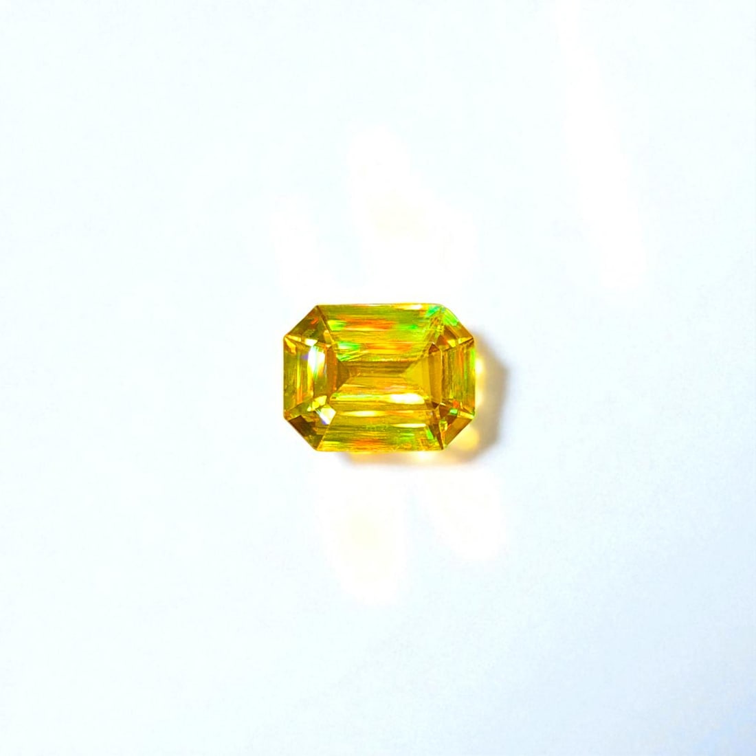Full Fire Sphene Ring Stone, Natural Sphene Titanite Gemstone: 1.65 CT: Title: Full Fire Sphene Ring Stone, Natural Sphene Titanite Gemstone: 1.65 CT Description: Dimensions (mm) 7 x 7 x 4 mm Weight (cts) 1.65 Emerald Colours Description Full Fire Sphene Ring Stone,